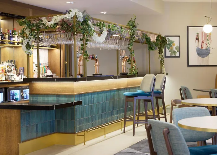 Doubletree By Hilton Dartford Bridge